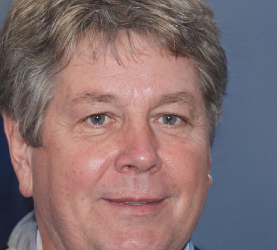 Ritratto del direttore didattico Emilio Torretti, coordinatore dei programmi formativi brenovariant